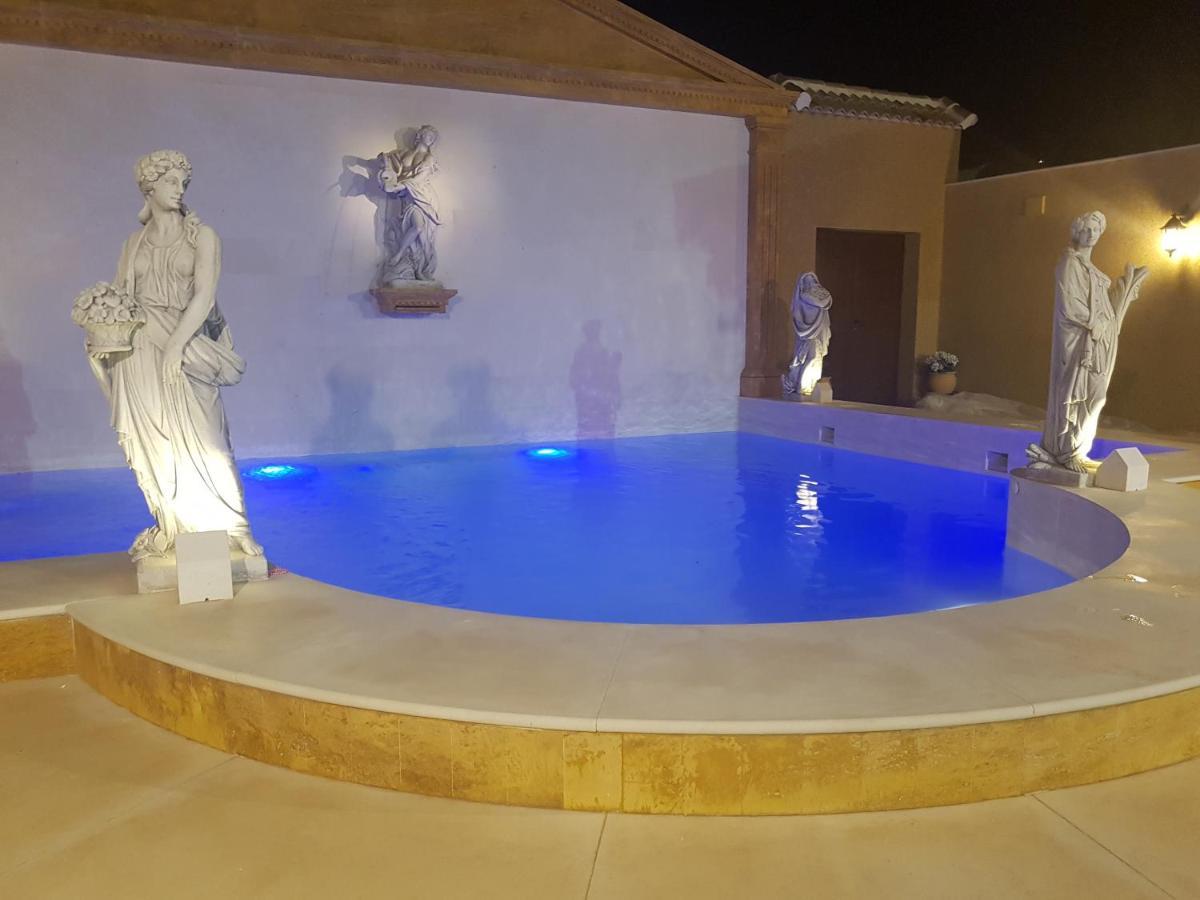 La Fuente Romana Campo-Nubes 外观 照片